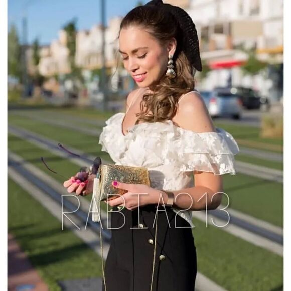Zara Tops - ZARA EMBROIDERED RUFFLED BLOUSE 